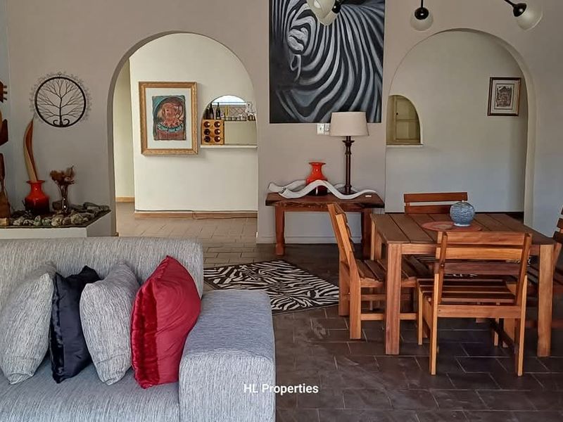 This Guesthouse is perfectly located for this business! Don't miss this opportunity. - Photo 6