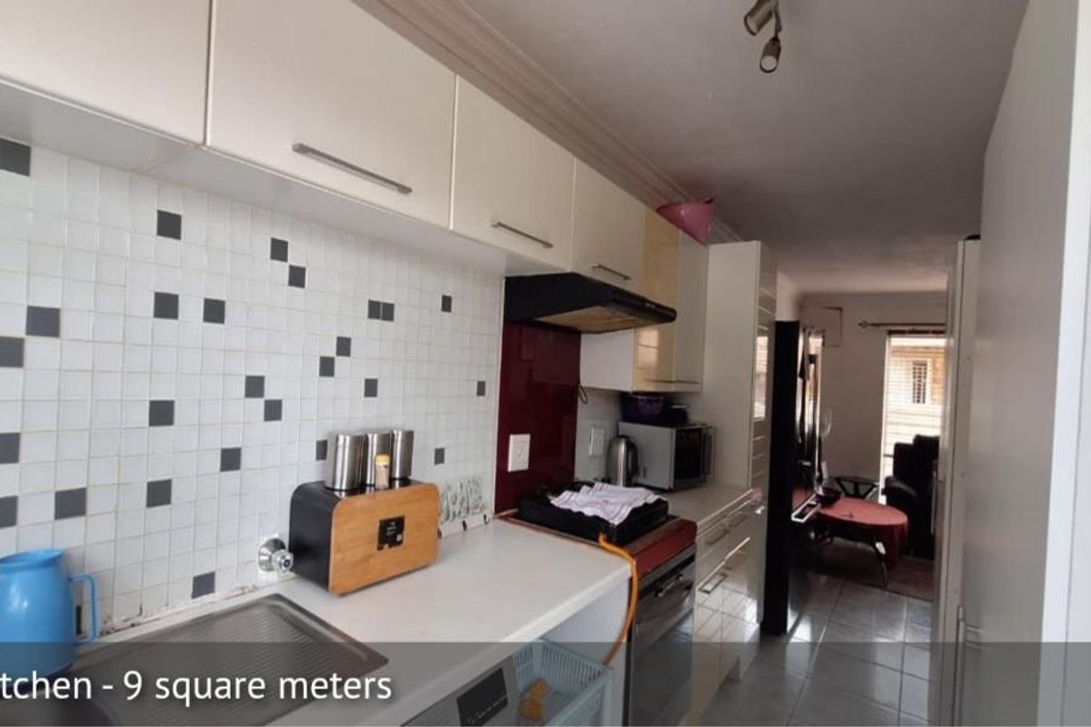 Charming two bedroom townhouse in Birch Acres - Photo 5