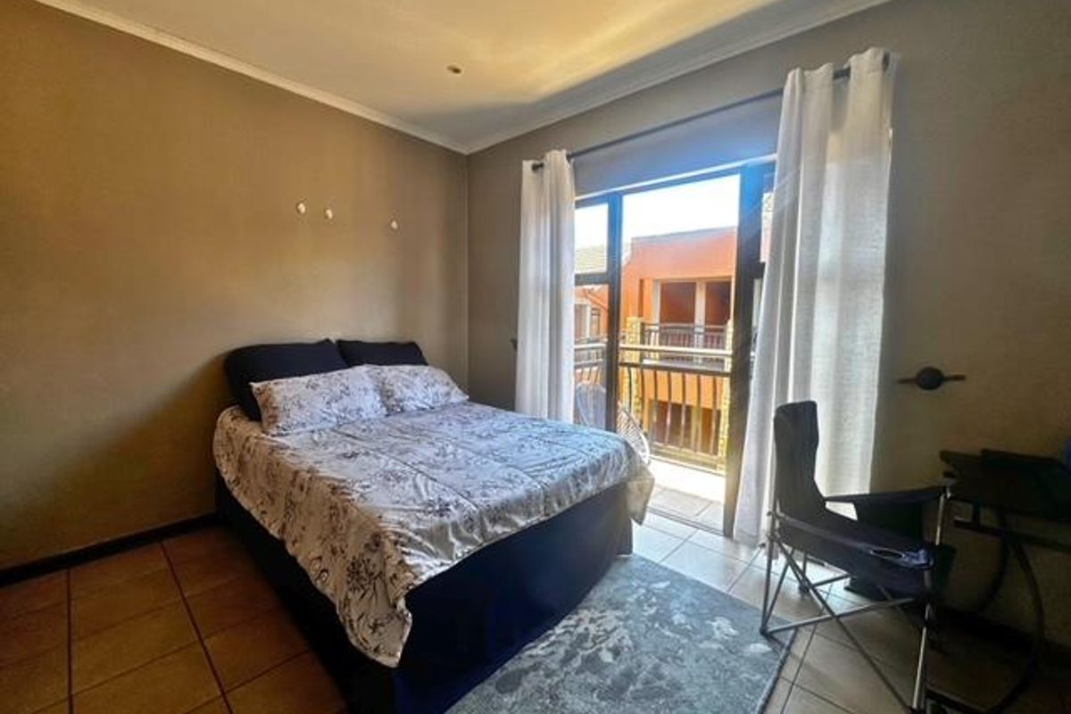Bachelor Flat in Secure Lifestyle Estate - Exceptional Investment Opportunity - Photo 3