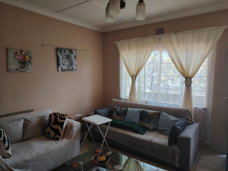 2 Bedroom Flat - Photo 4