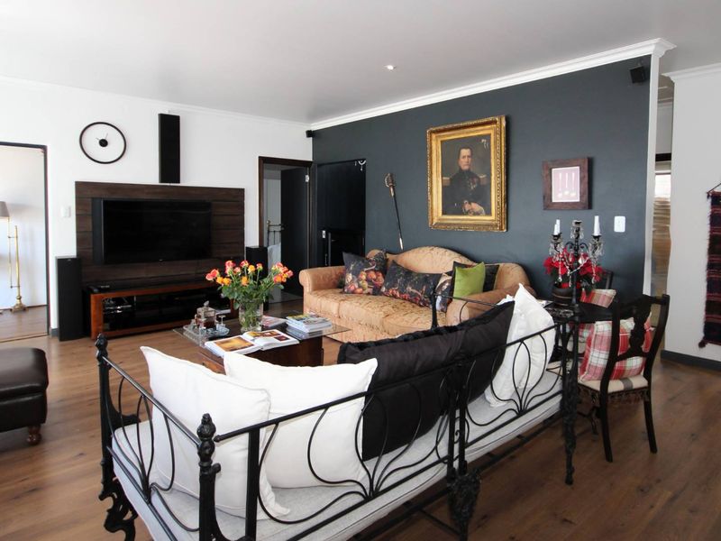 Coastal home with stunning view - Photo 7