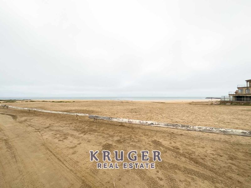 Beach-front opportunity - Photo 5