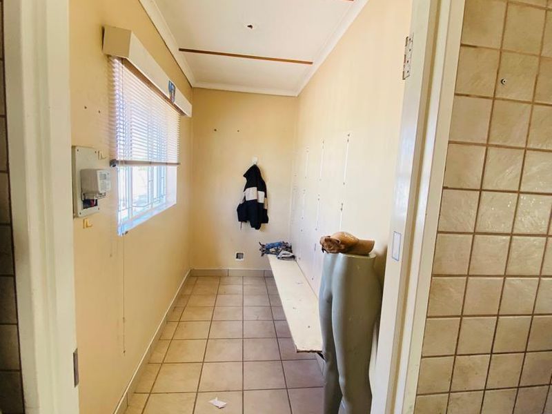 HOUSE FOR SALE IN HOCHLAND PARK - Photo 7