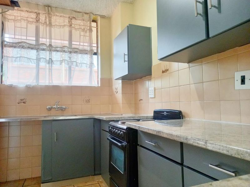 **Spacious 2 Bedroom Apartment for Rent** - Photo 6