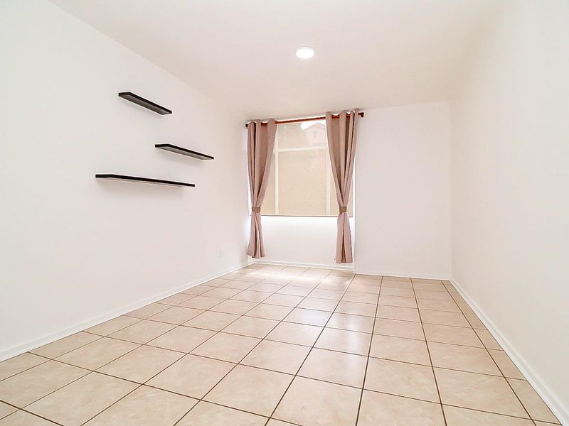 Sunlit One-Bedroom Apartment in Prime Location! - Photo 9