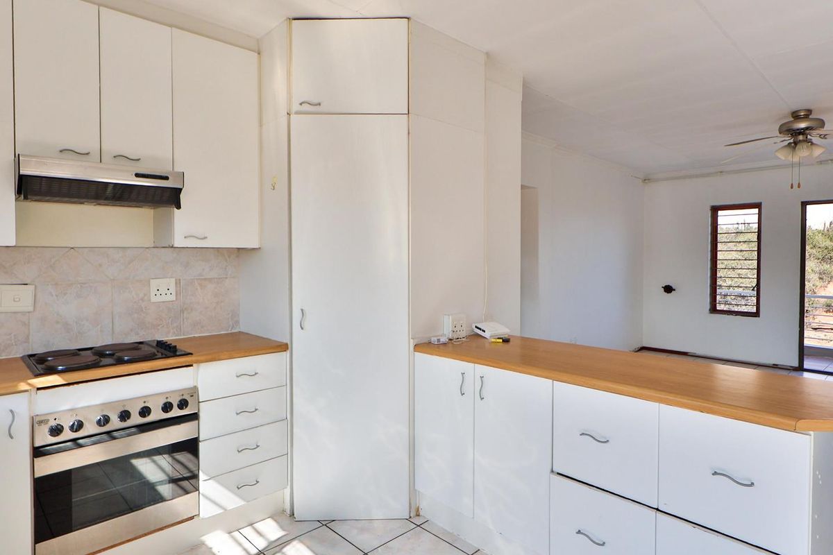 2 Bedroom, 2 Bathroom Apartment in Winchester Hills - Photo 3