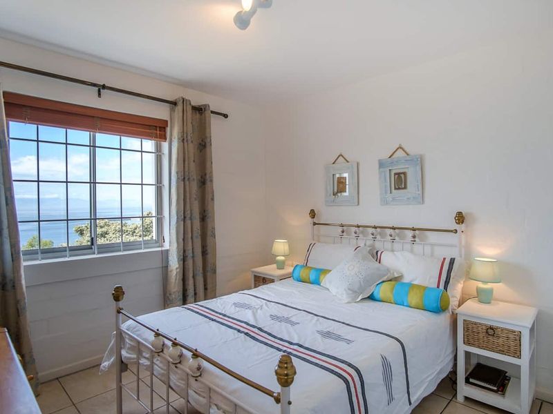 Fully furnished 2 bedroom apartment available on a long term lease. - Photo 6