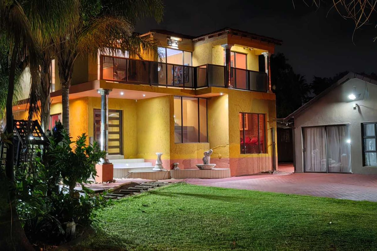 Double Storey Five Bedroom Home for Sale - Photo 2