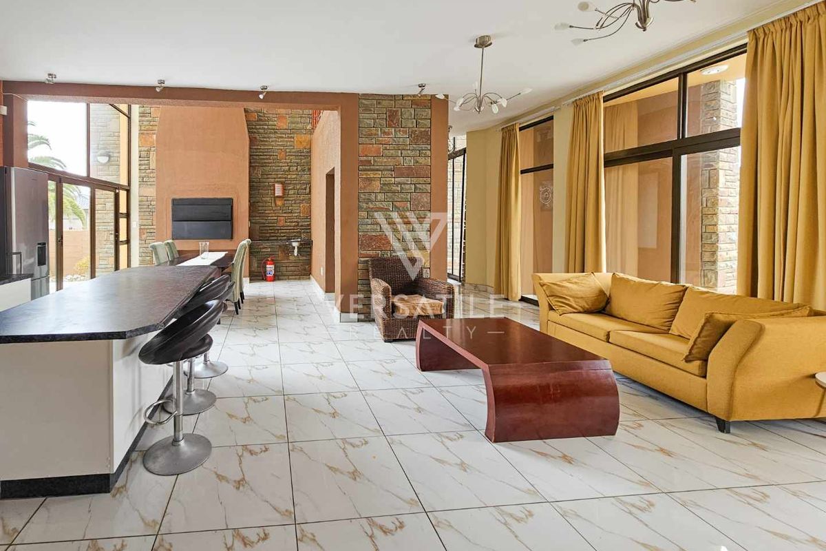 Spacious Multi-Living Home in Hage Heights, Swakopmund - Photo 3
