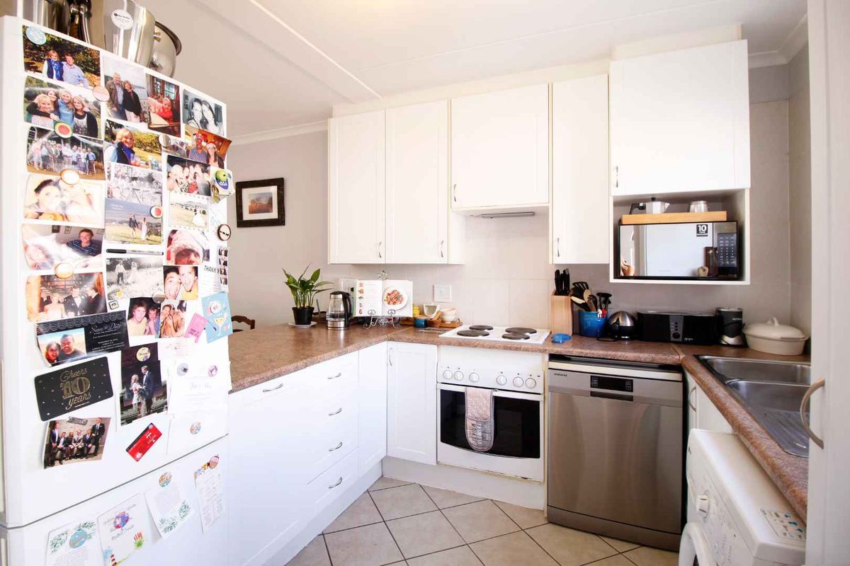Charming 2 Bedroom Townhouse in Excellent Estate - Photo 4
