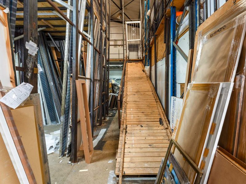 For Sale: 240 m2 Commercial Unit in Kingdom Park – Milnerton - Photo 6