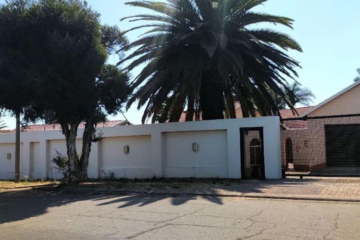 Large family home - Photo 2