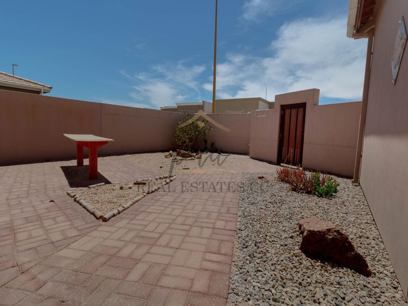 Coastal Charm - Photo 3