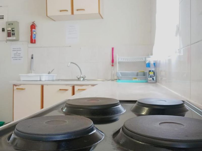 House Share - Large room available with en-suite bathroom - Photo 8