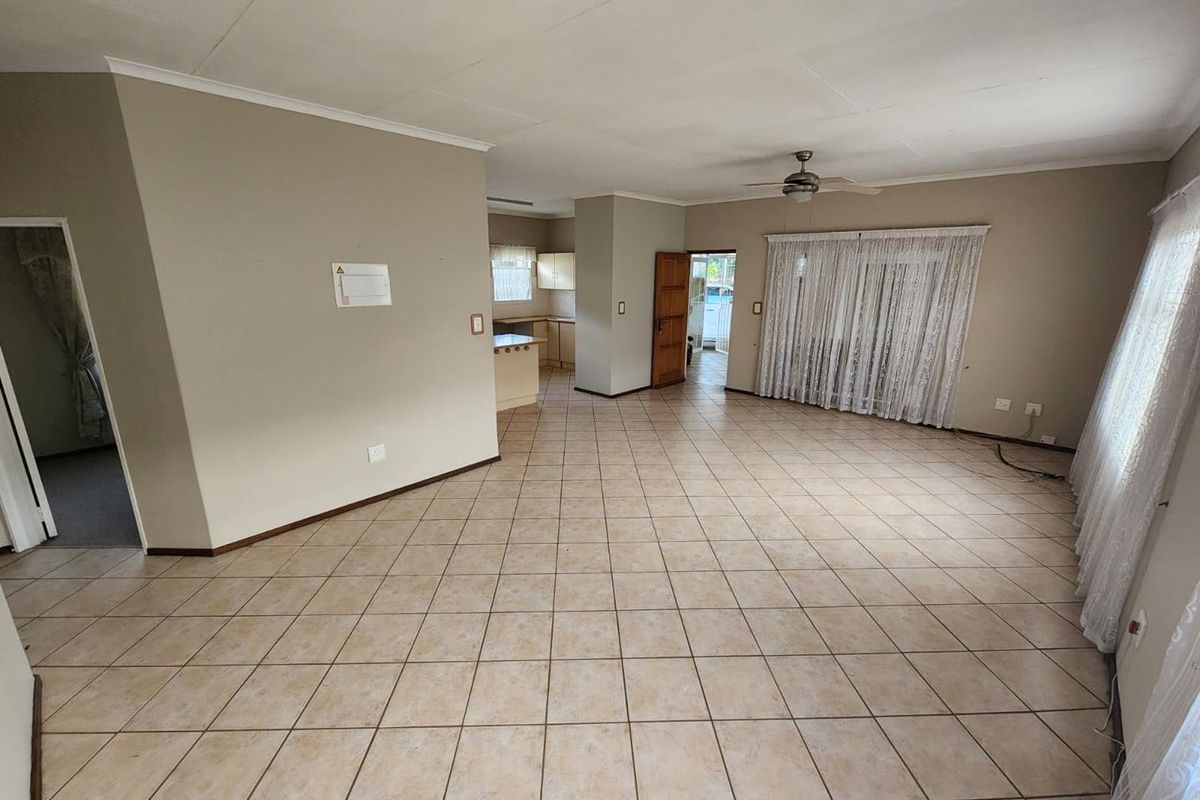 3 BEDROOM TOWNHOUSE FOR SALE IN A RETIREMENT VILLAGE ANNLIN PRETORIA - Photo 4