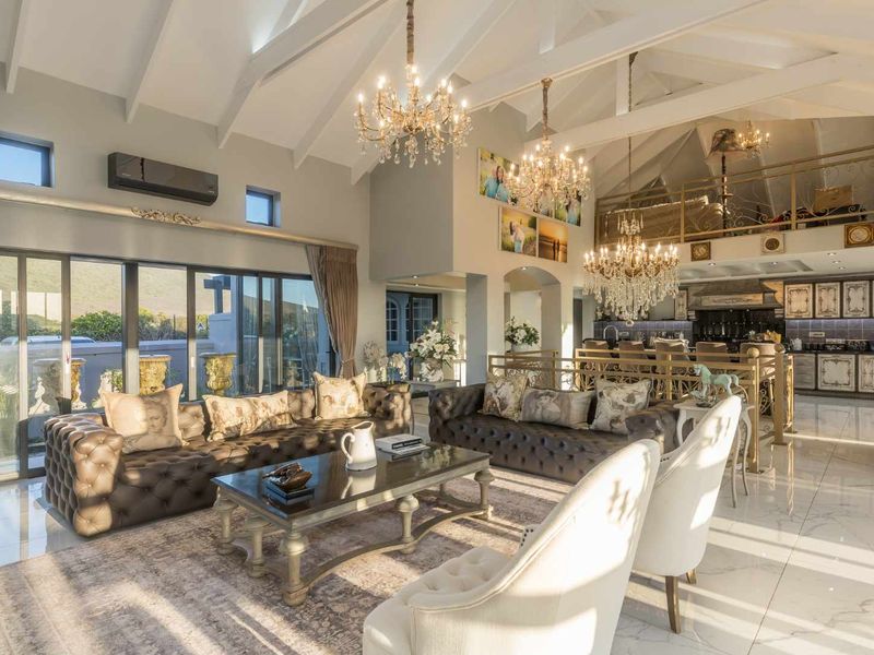Experience sophistication and elegance - Photo 8