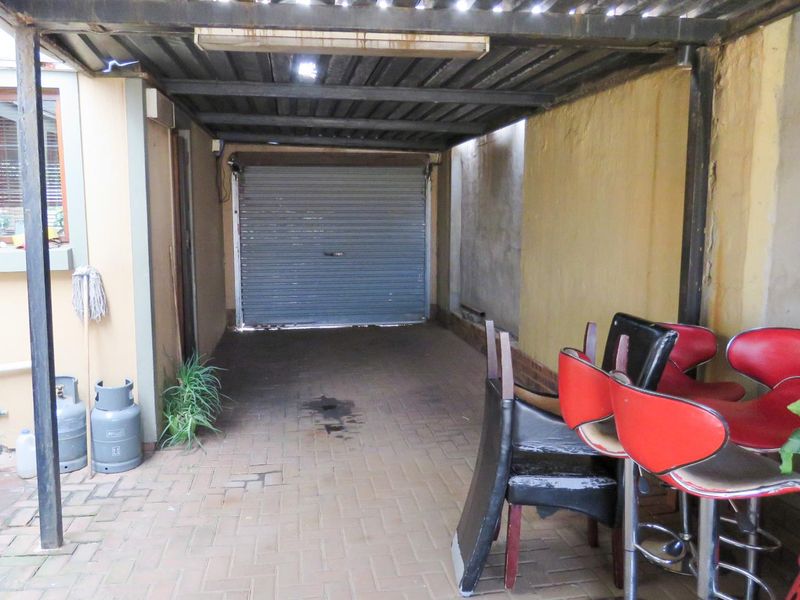 Your Family Oasis in Meyersig Awaits – Space, Security, and Lifestyle - Photo 10