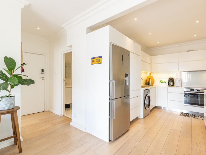 Modern Elegance In Prime Location - Photo 3