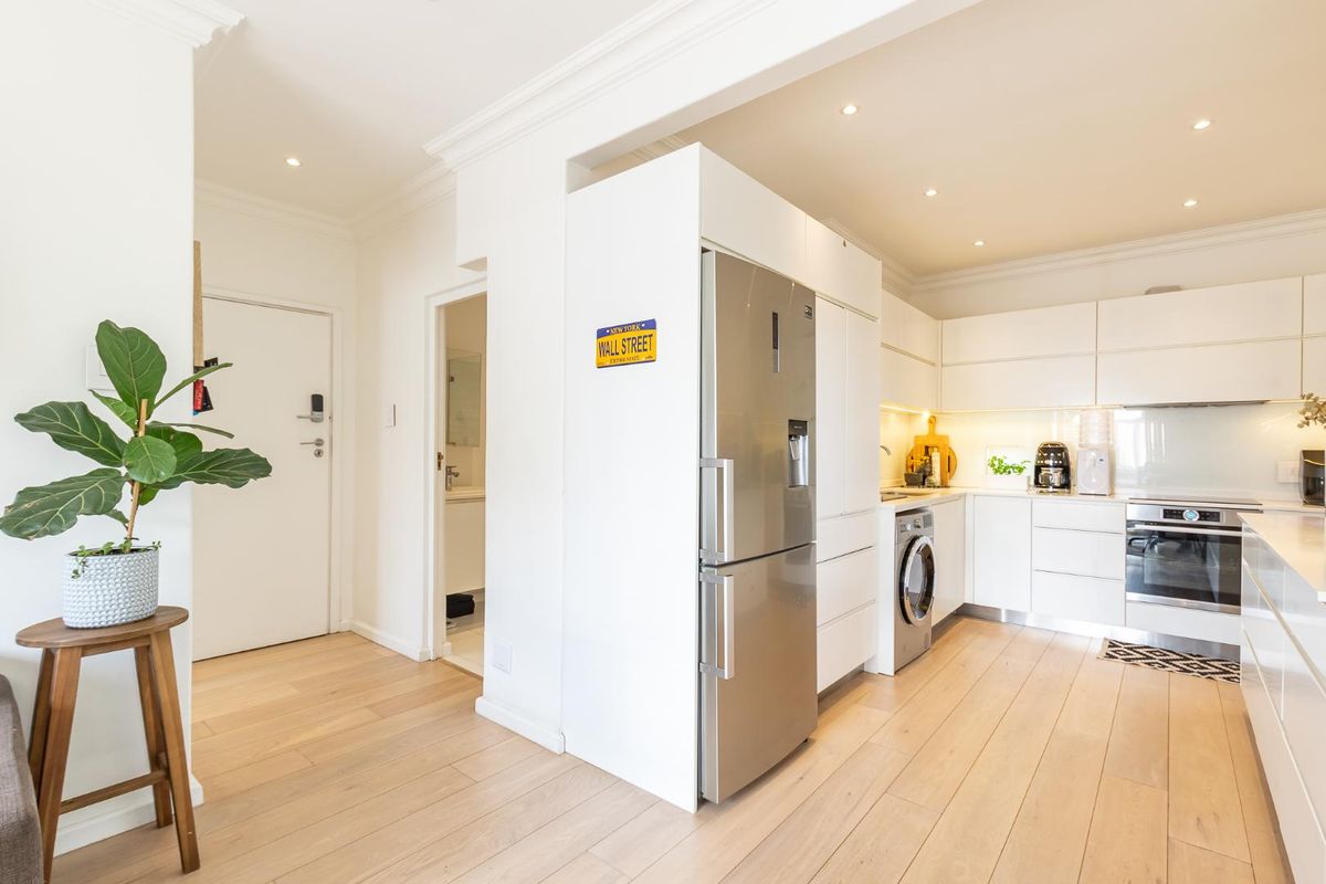 Modern Elegance In Prime Location - Photo 3