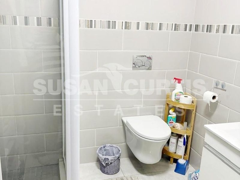 Family Home - Photo 6