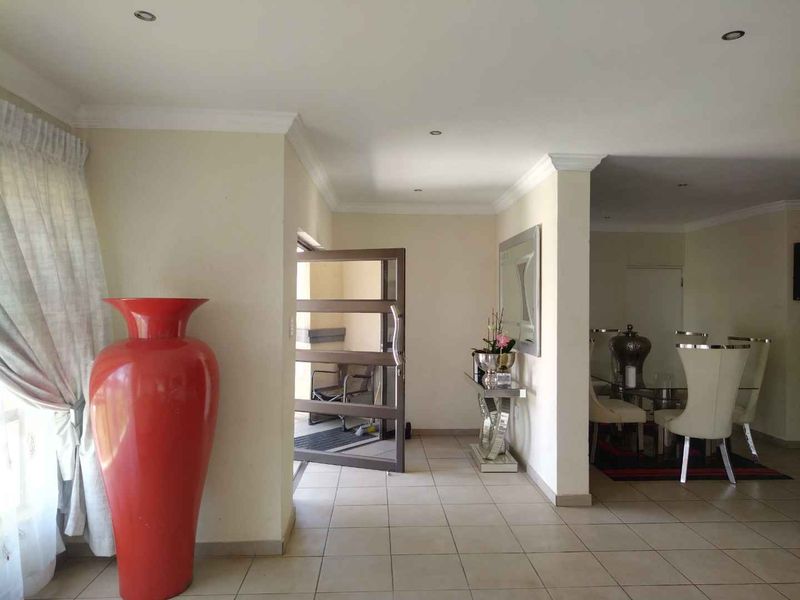 Your dream home awaits - Photo 4