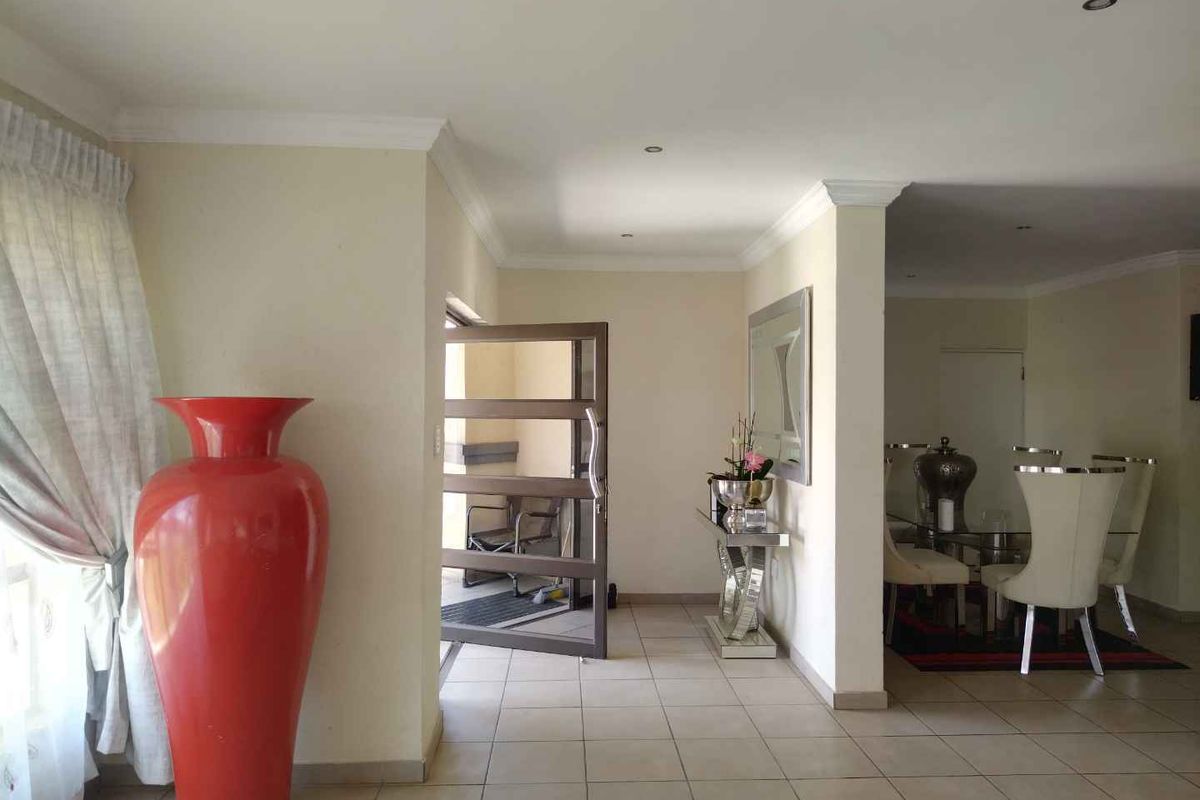 Your dream home awaits - Photo 4