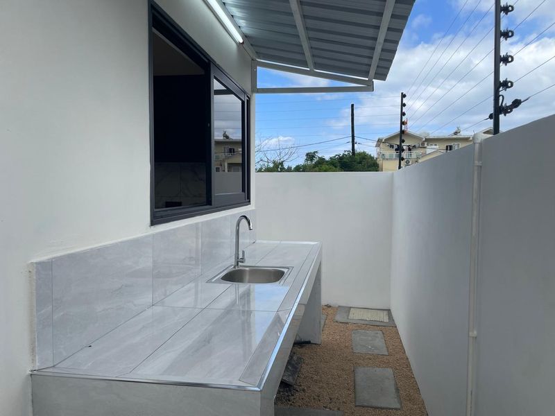 Contemporary Newly Built Villa with Rooftop Views – 5 Minutes from Super U, Grand Baie - Photo 10