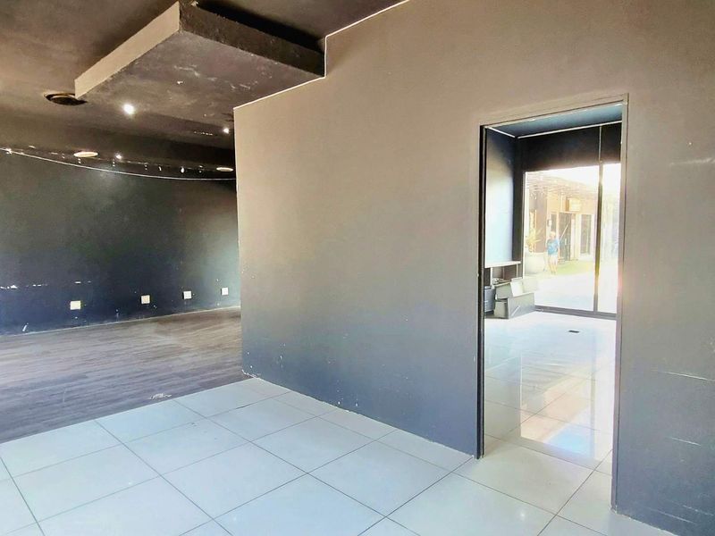 Commercial Space to Rent - Umhlanga - Flexible Layouts, Signage Options, Parking - Photo 2