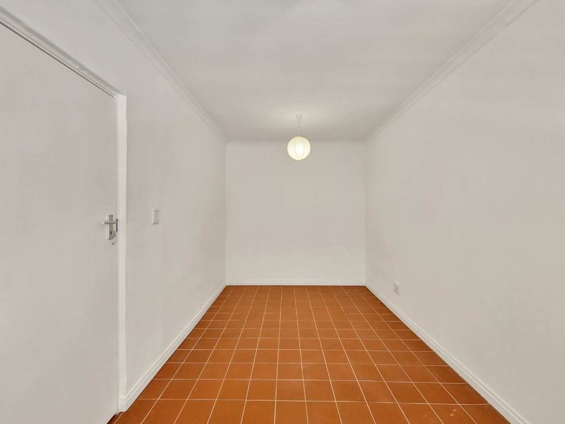 Cute 2 bedroom house along the steps - Carters Cottages - AirBnB friendly - Photo 10