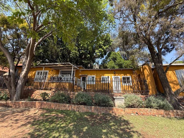 Property #2559989, Cottage Rental Monthly in Villieria