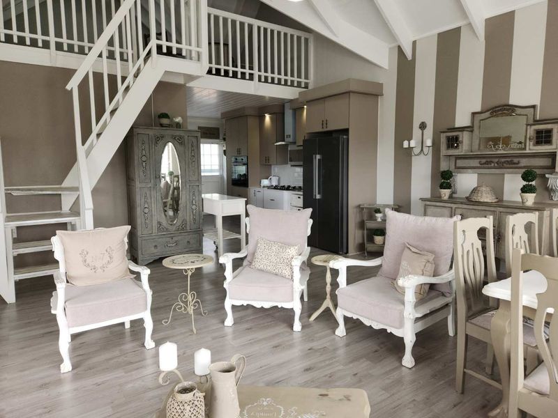 French inspired-look House for Sale! - Photo 4