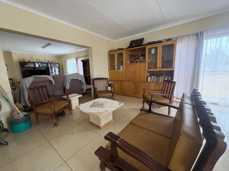 2.36ha Smallholding with Comfortable Home and Exceptional Potential - Photo 9