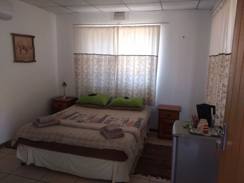 This beautiful smallholding is situated about 10km North of Okahandja on the Hochveld Road. This property truly does have it all, and then some...... - Photo 8