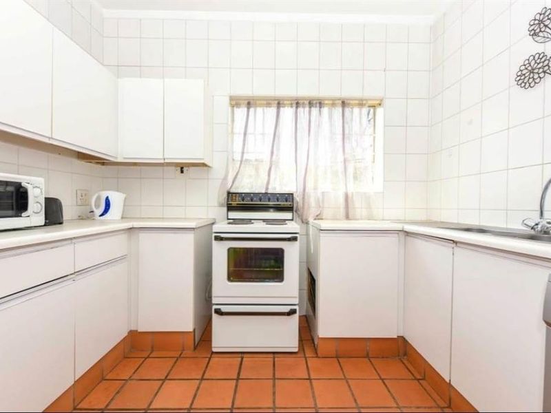 2 Bedroom Apartment In Woodmead Manor - Photo 3