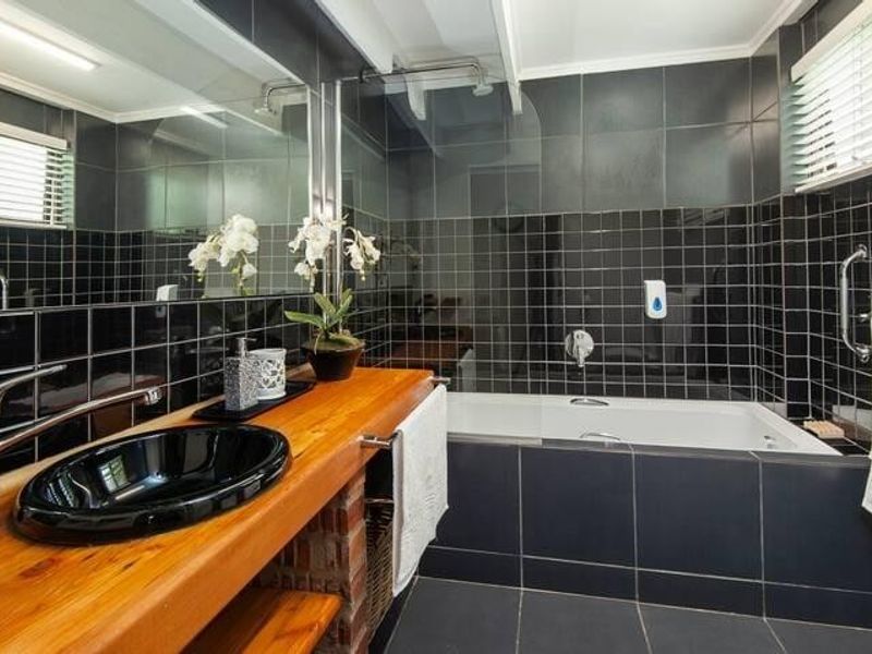 Modern Furnished Rental in Coastal Hermanus Central - Photo 9