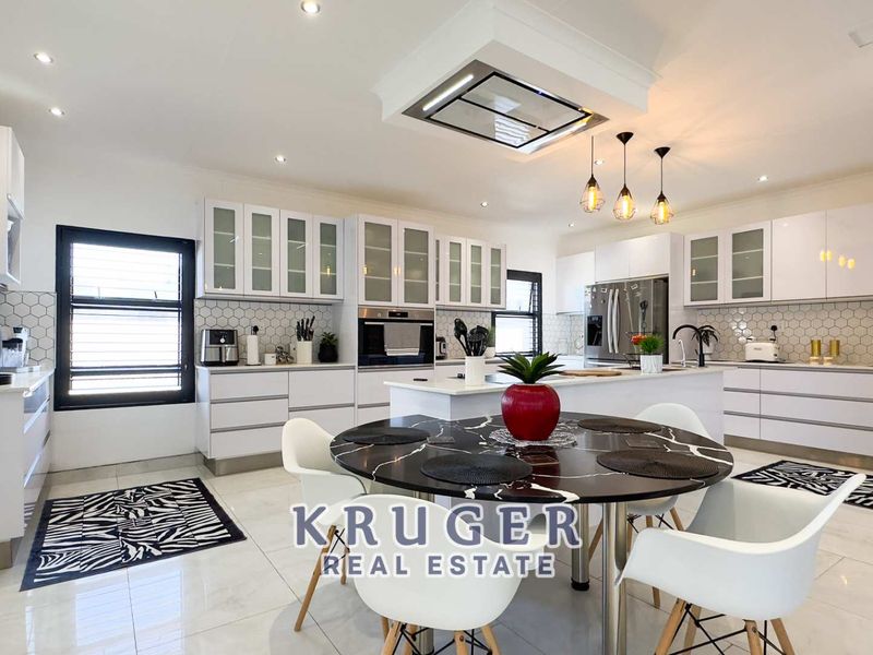 A MASTERPIECE WITH FLAT FOR SALE IN SWAKOPMUND MILE 4, EXTENSION 1 - Photo 9