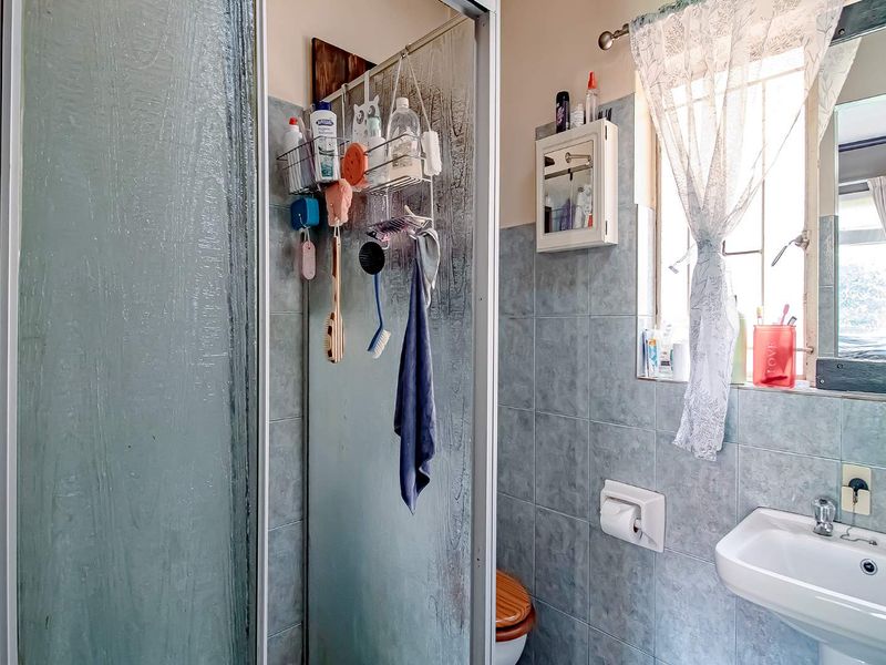 Ideal Lock up and go family home, in a great condition. - Photo 9