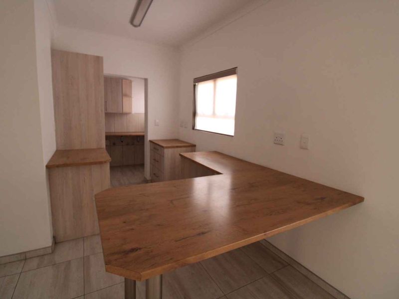 Well located on busy street close to schools. Perfect to Trade and stay. - Photo 7