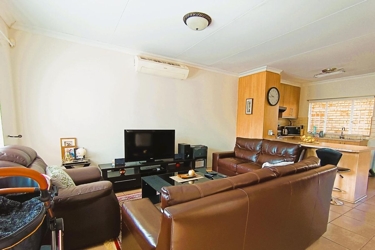 Modern Comfort Meets Convenience - Photo 3