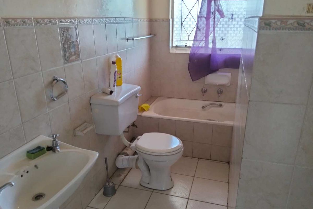 2 Bedroom townhouse for sale - Photo 3