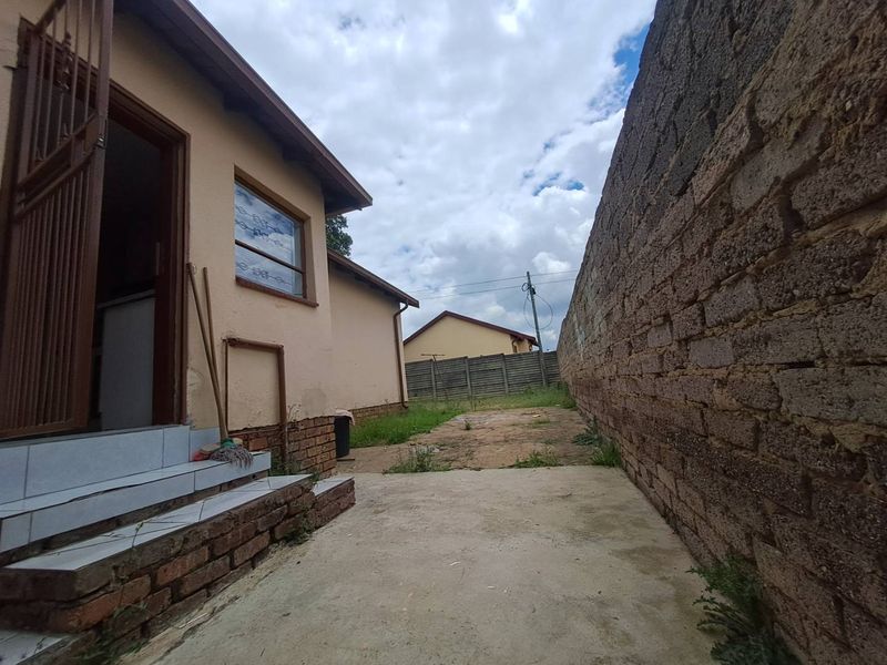 BEAUTIFUL THREE BEDROOM HOUSE AVAILABLE IN OLIEVENHOUTBOSCH - Photo 2