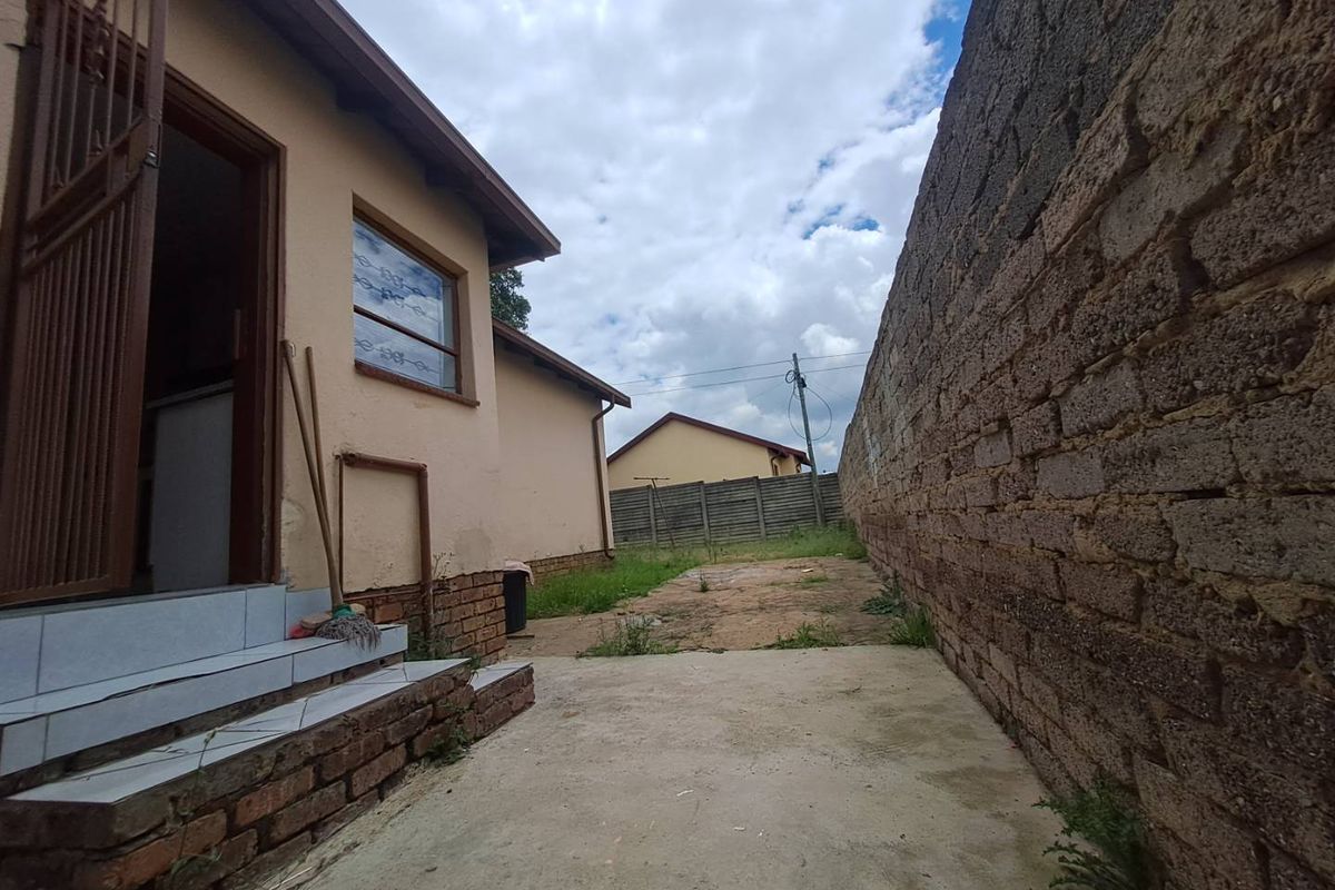 BEAUTIFUL THREE BEDROOM HOUSE AVAILABLE IN OLIEVENHOUTBOSCH - Photo 2