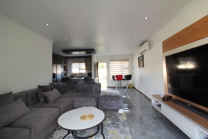 Property #2467680, Townhouse Pending Sale in Kosmosdal