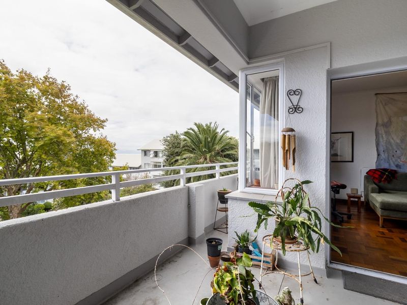 Spacious 2 Bedroom Apartment in Kenilworth Upper - Photo 9