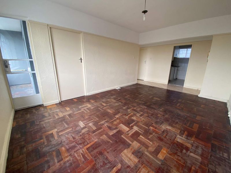 Wonderful Opportunity - Charming Corner 2-Bedroom Apartment with Stunning Views - Photo 7