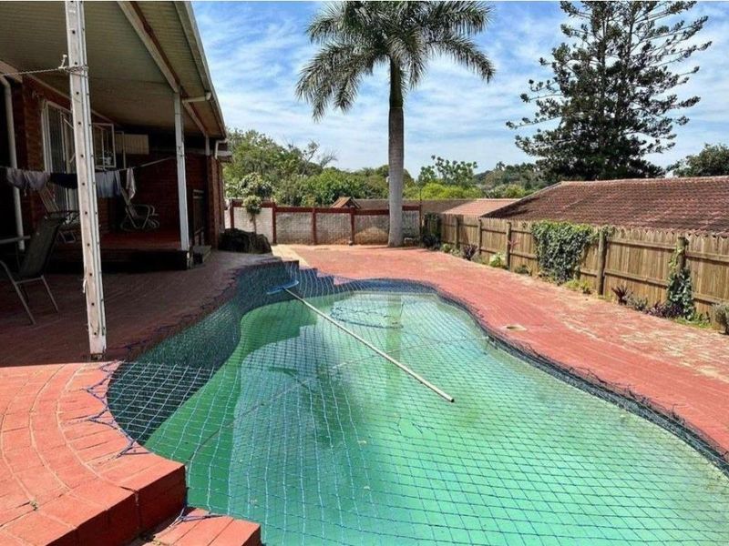 4 bedroom low maintenance home for sale in Sunningdale - Photo 3