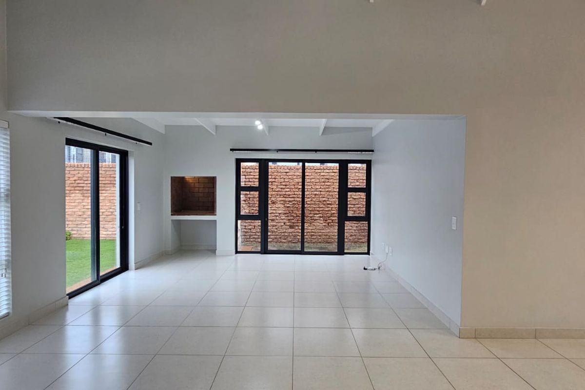 3 Bedroom home in Retirement Village for 50's and over - Photo 4