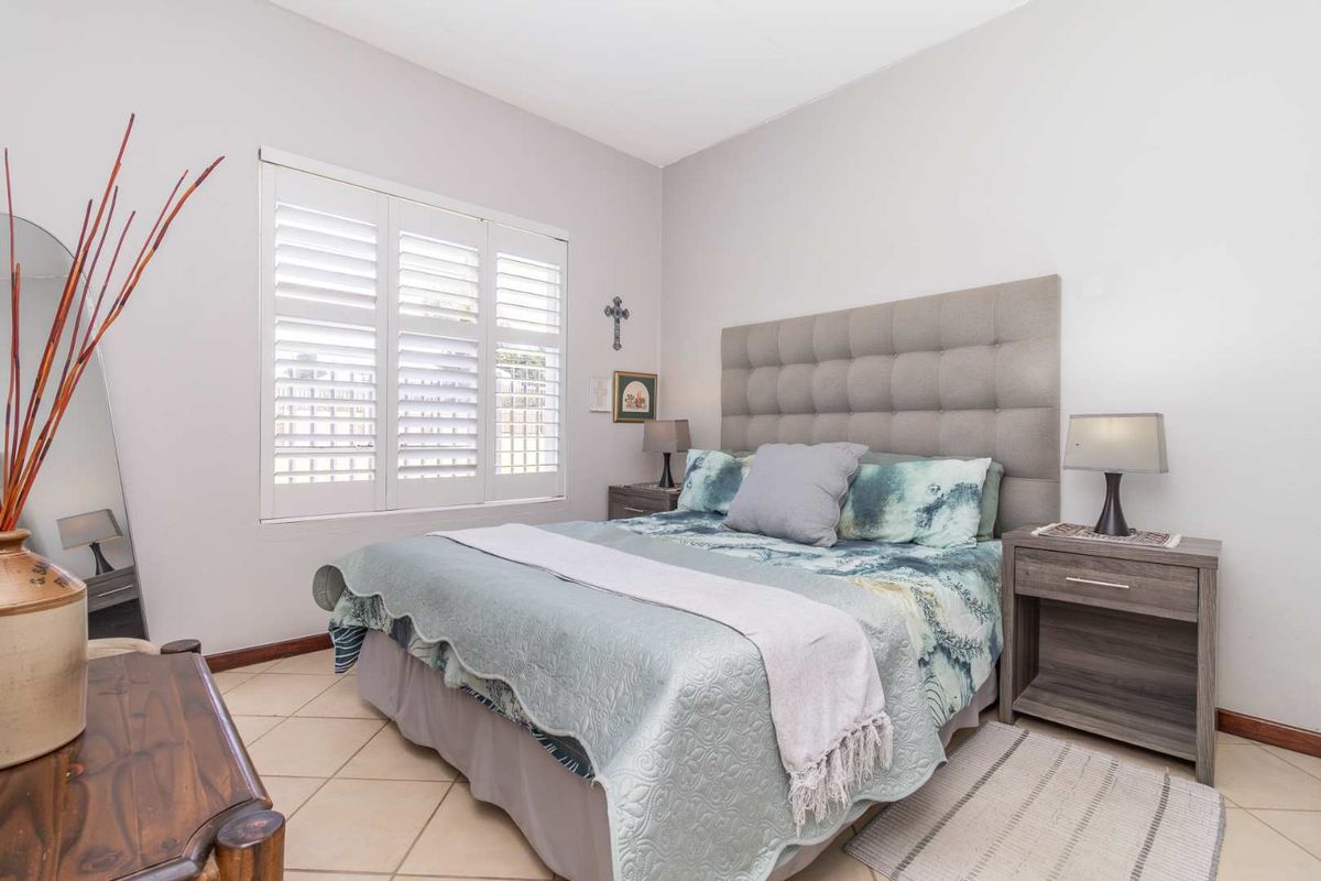 Charming Ground Floor Unit in Prime Honeypark Location - Photo 4