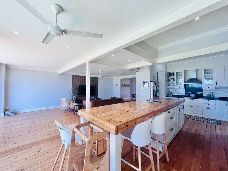 Hendra - Coastal Comfort  , Modern Family Home with exceptional extra's - Photo 5