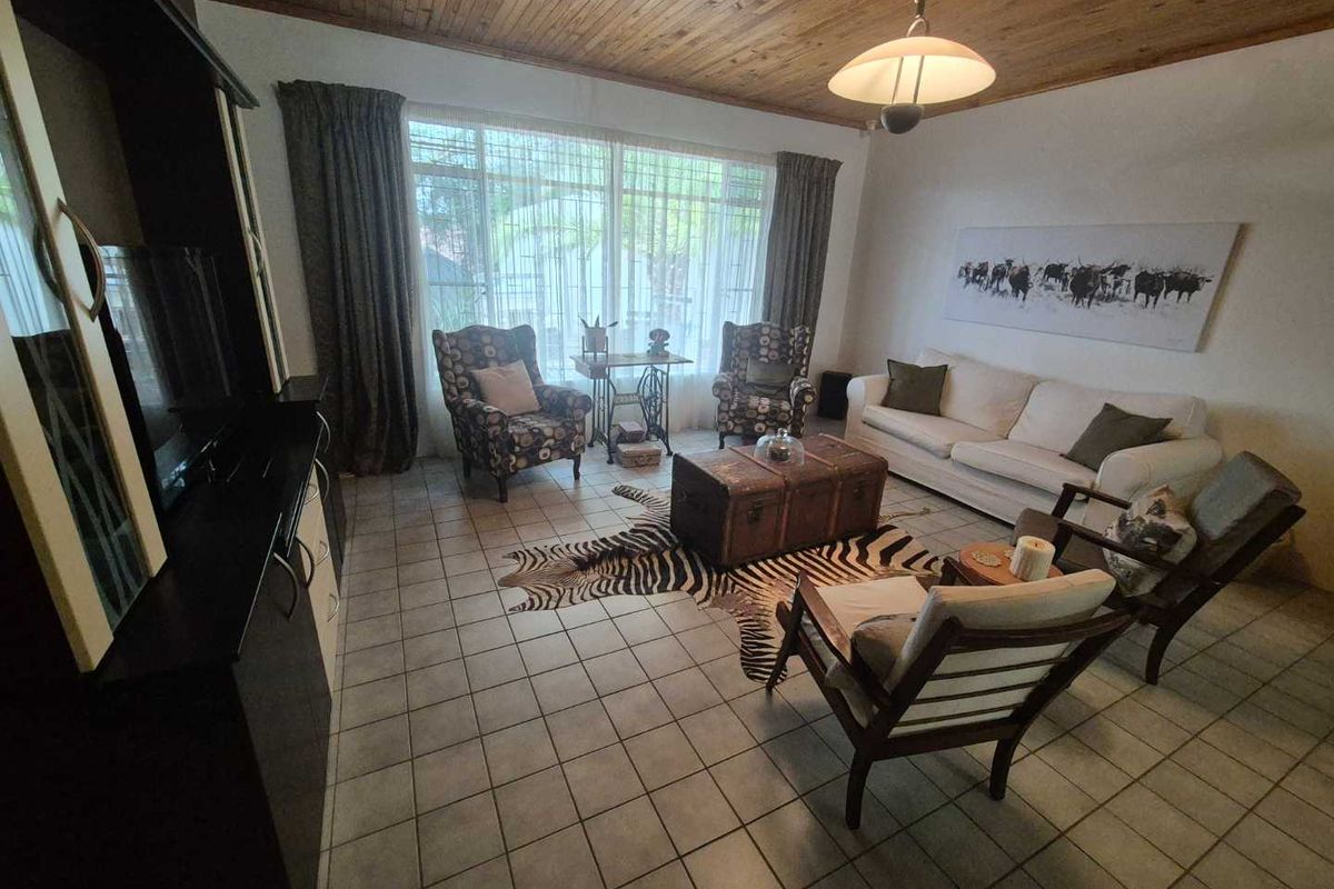 All on one level Klein Windhoek Family home - Photo 2